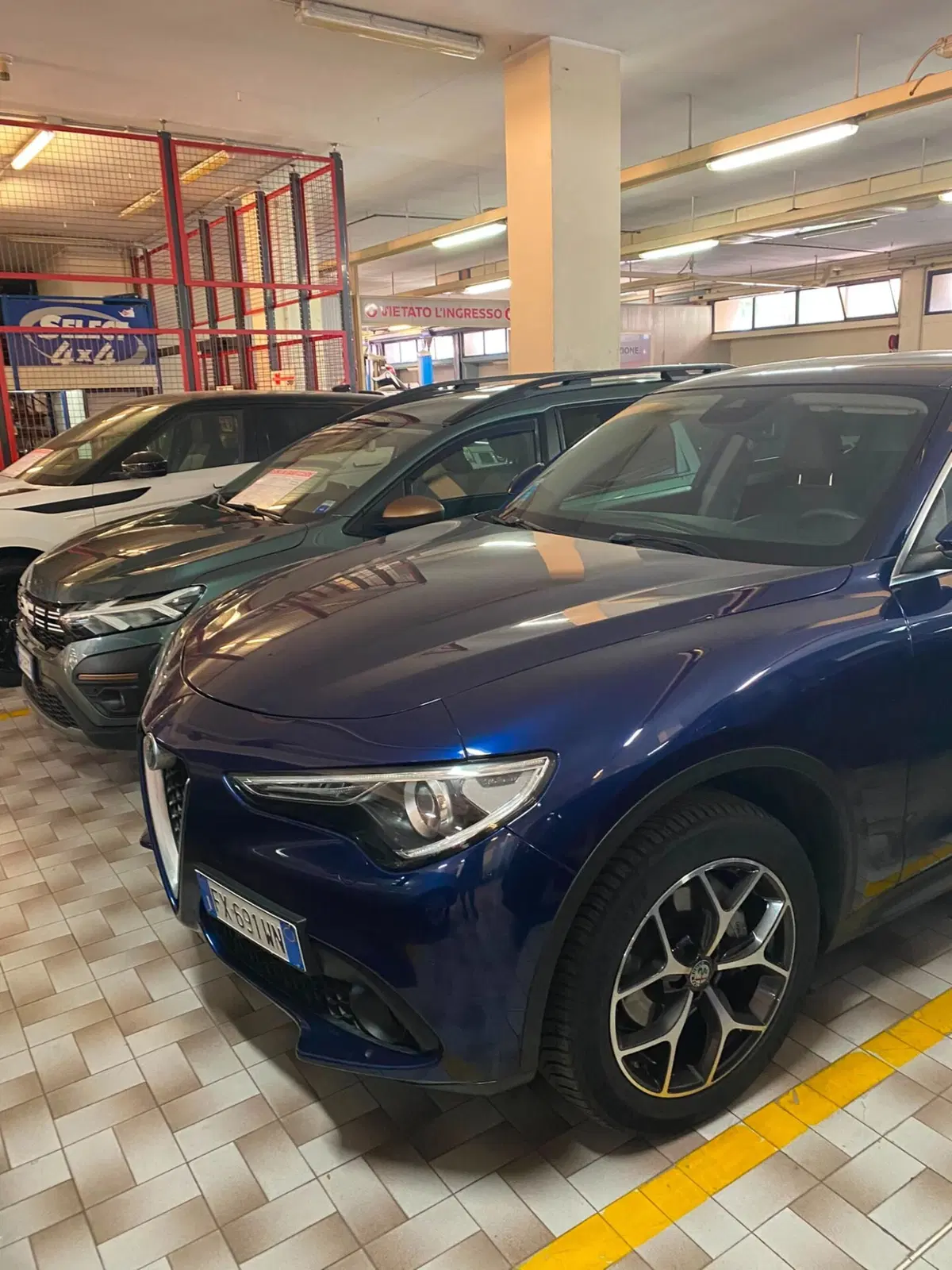 Alfa Romeo Stelvio usata a Cagliari (2)