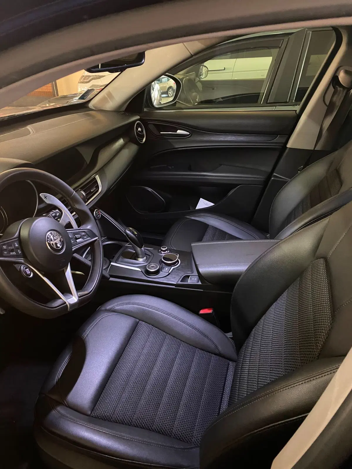 Alfa Romeo Stelvio usata a Cagliari (5)