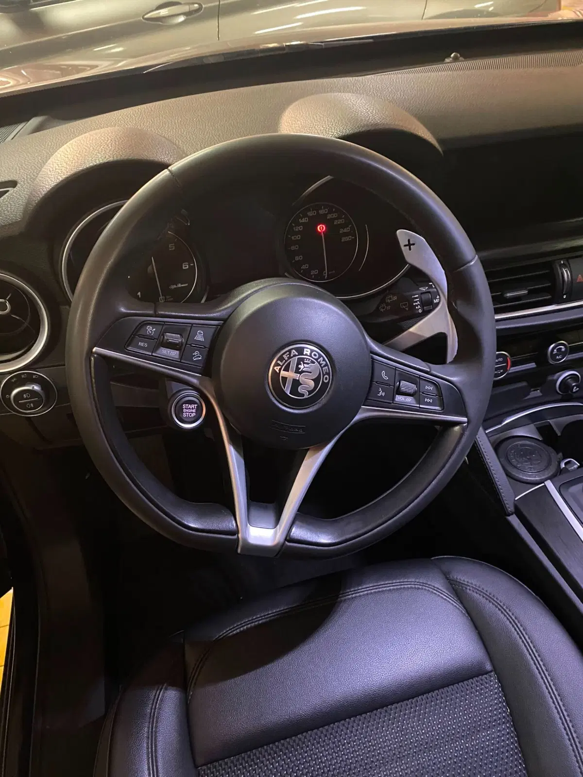 Alfa Romeo Stelvio usata a Cagliari (6)