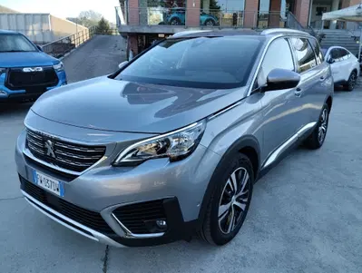 Peugeot 5008 BlueHDi 130 S&amp;S Allure del 2019 usata a Canelli