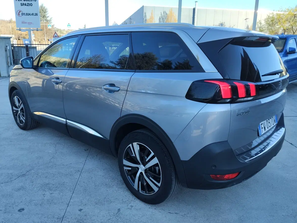 Peugeot 5008 usata a Asti (3)