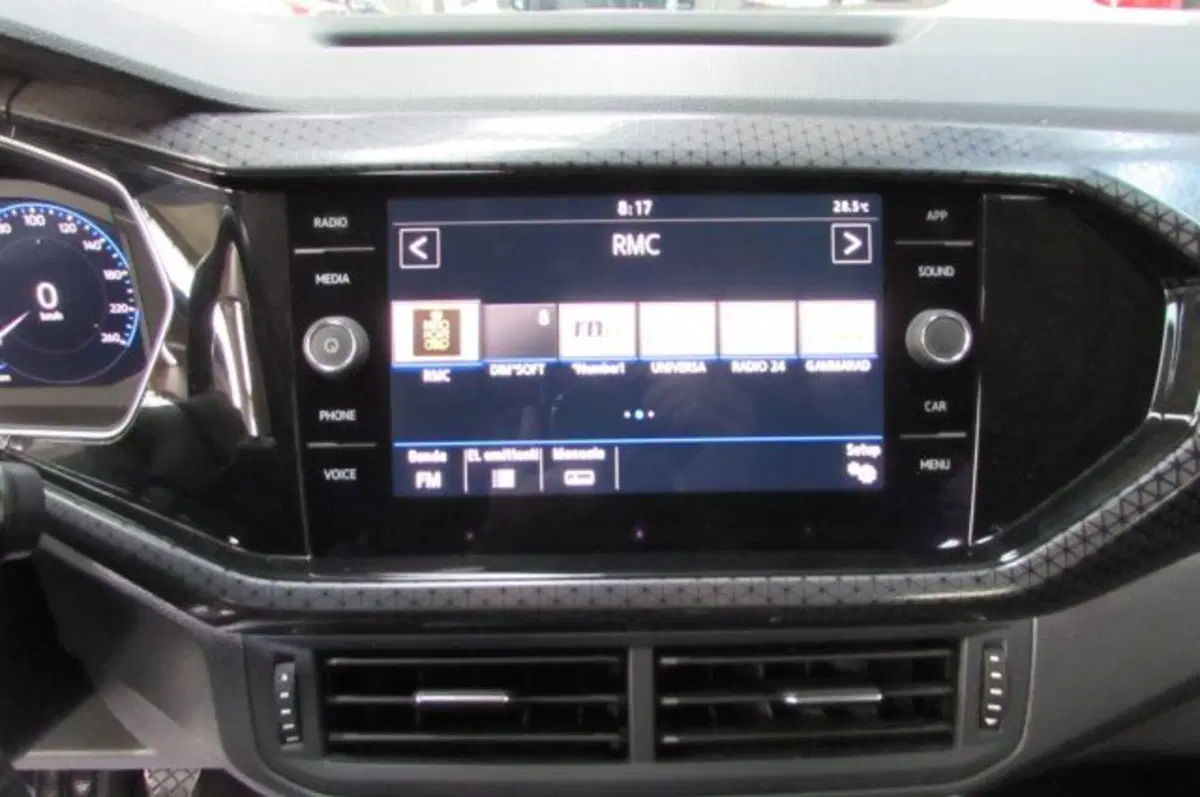 Volkswagen T-Cross usata a Milano (10)