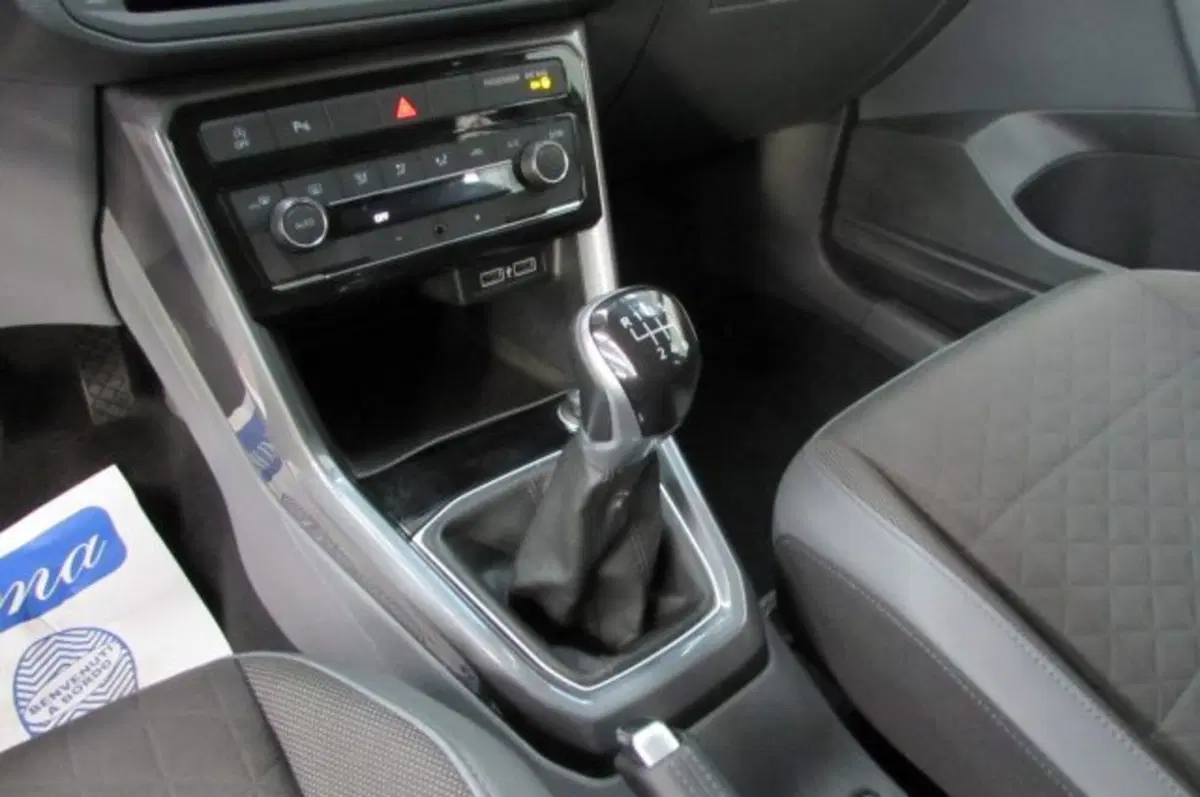 Volkswagen T-Cross usata a Milano (12)