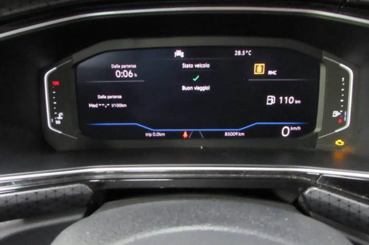 Volkswagen T-Cross usata a Milano (13)