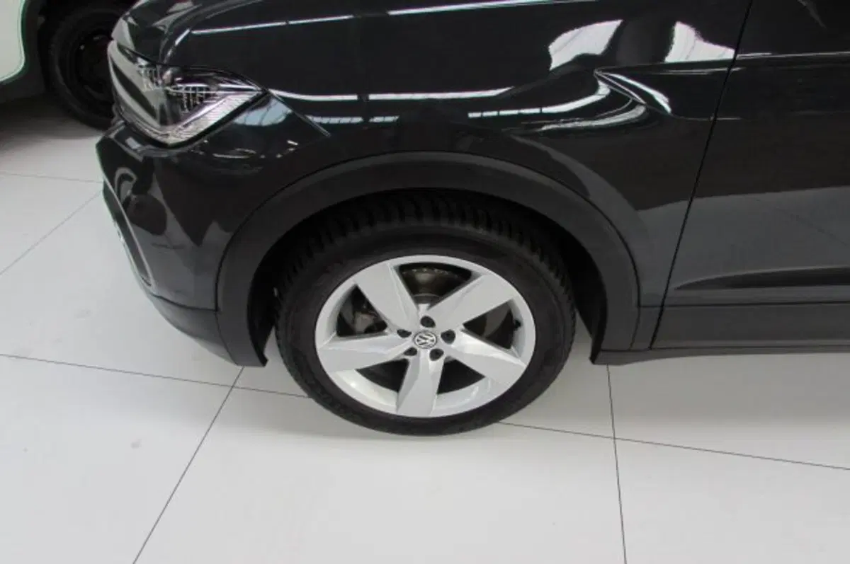 Volkswagen T-Cross usata a Milano (6)