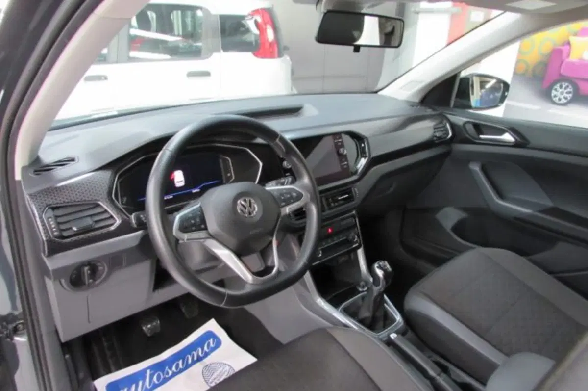 Volkswagen T-Cross usata a Milano (8)