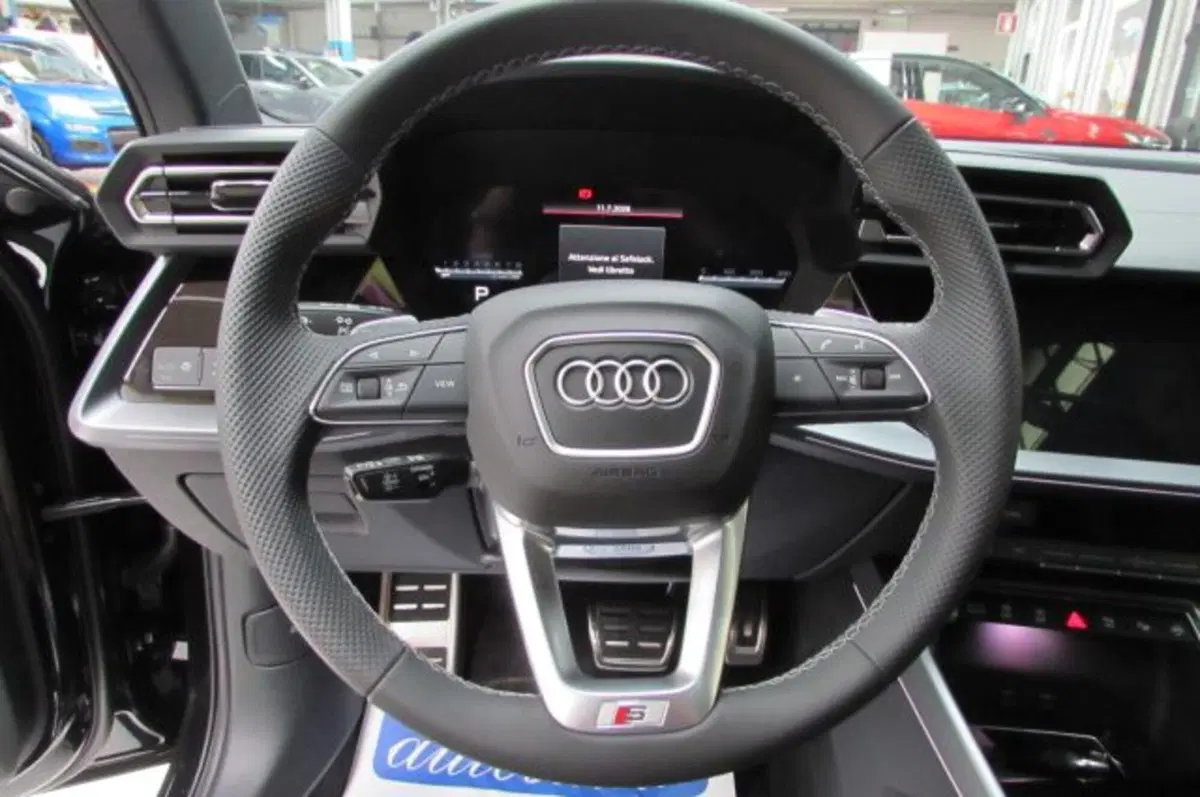 Audi S3 Sportback nuova a Milano (13)