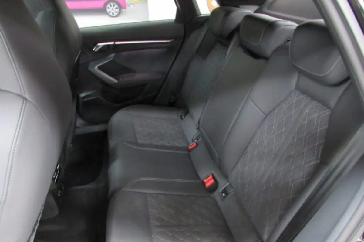 Audi S3 Sportback nuova a Milano (14)
