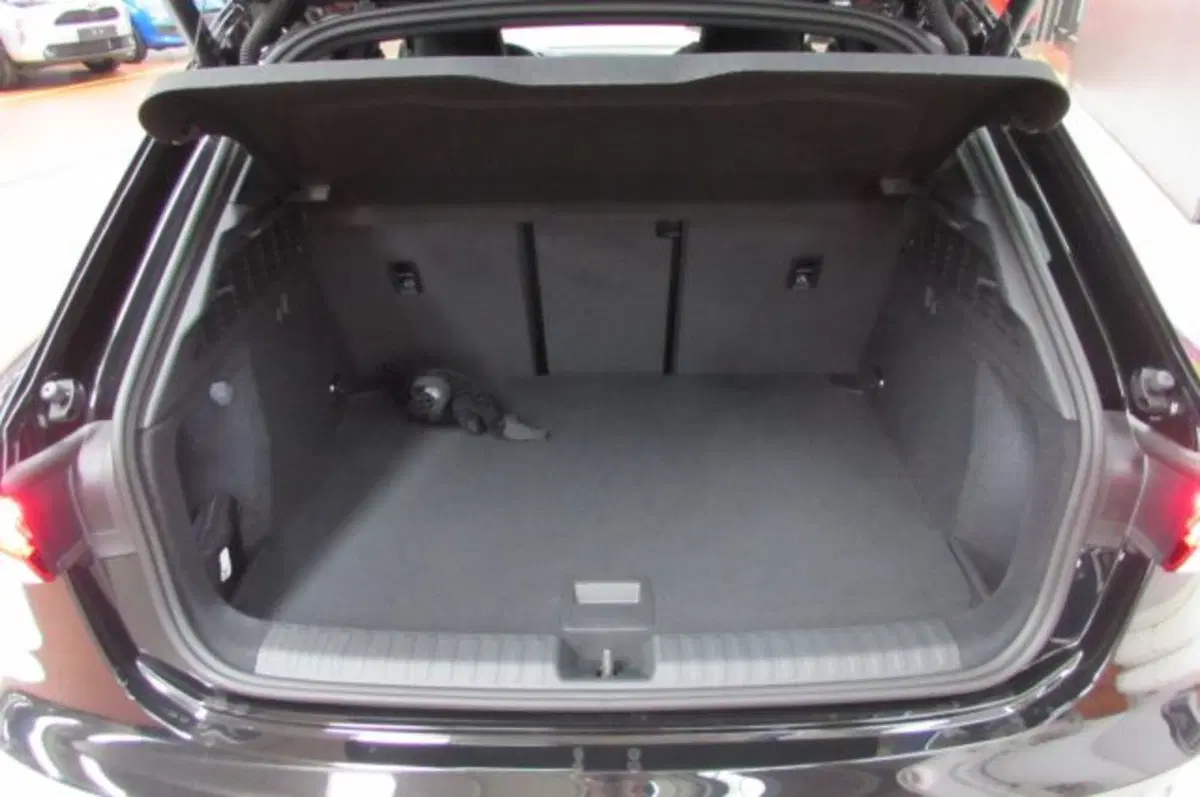 Audi S3 Sportback nuova a Milano (15)