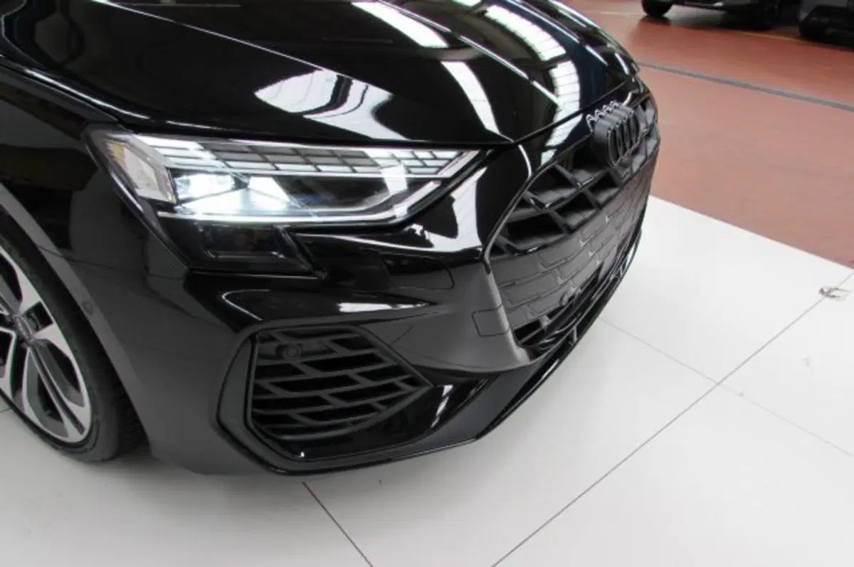 Audi S3 Sportback nuova a Milano (18)