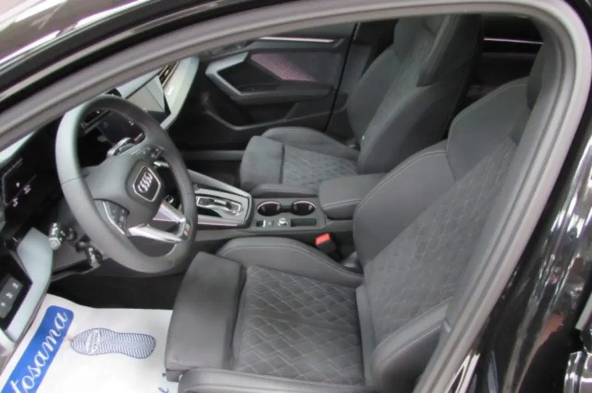 Audi S3 Sportback nuova a Milano (7)