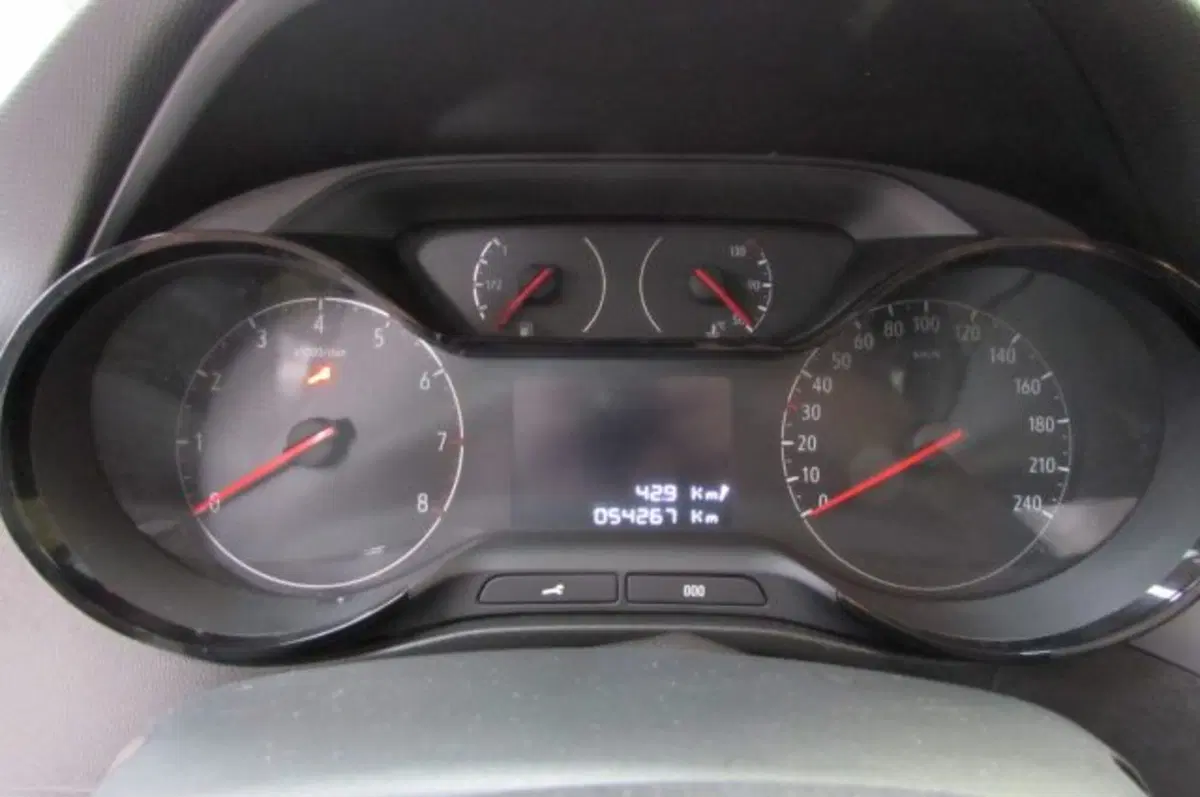 Opel Crossland usata a Milano (9)