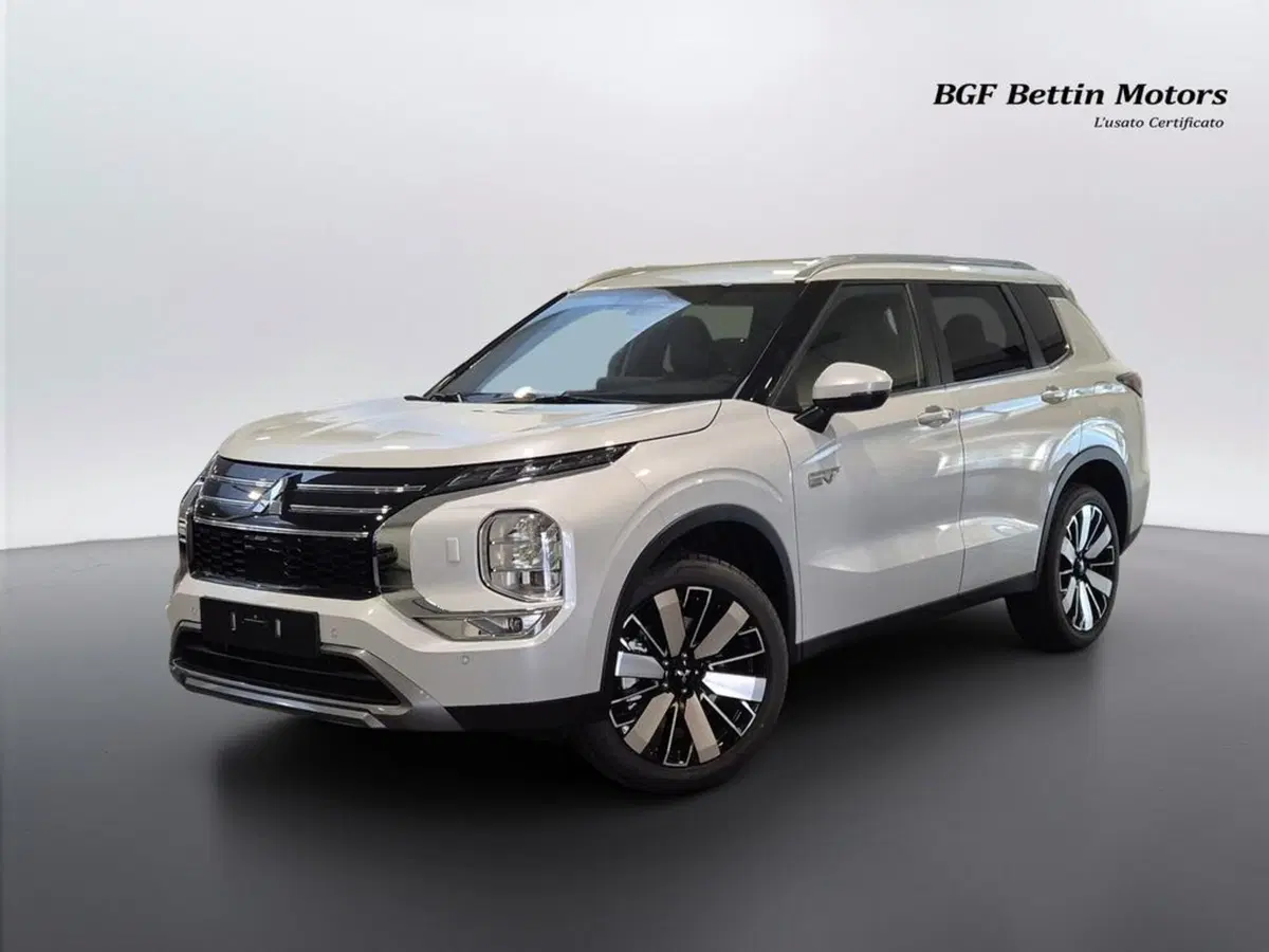 Mitsubishi Outlander nuova a Padova