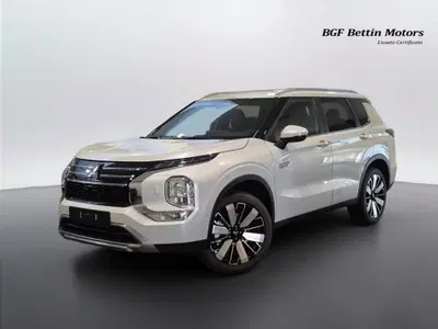 Mitsubishi Outlander 2.4 phev Intense nuova a Piove di Sacco