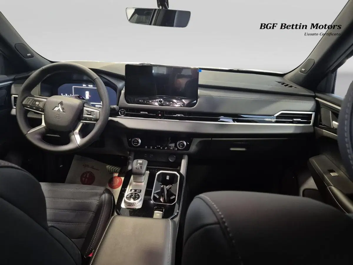 Mitsubishi Outlander nuova a Padova (11)