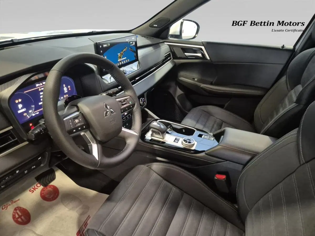 Mitsubishi Outlander nuova a Padova (12)