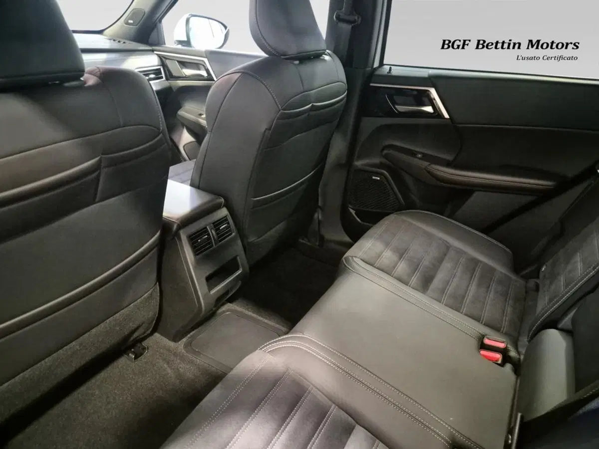 Mitsubishi Outlander nuova a Padova (14)