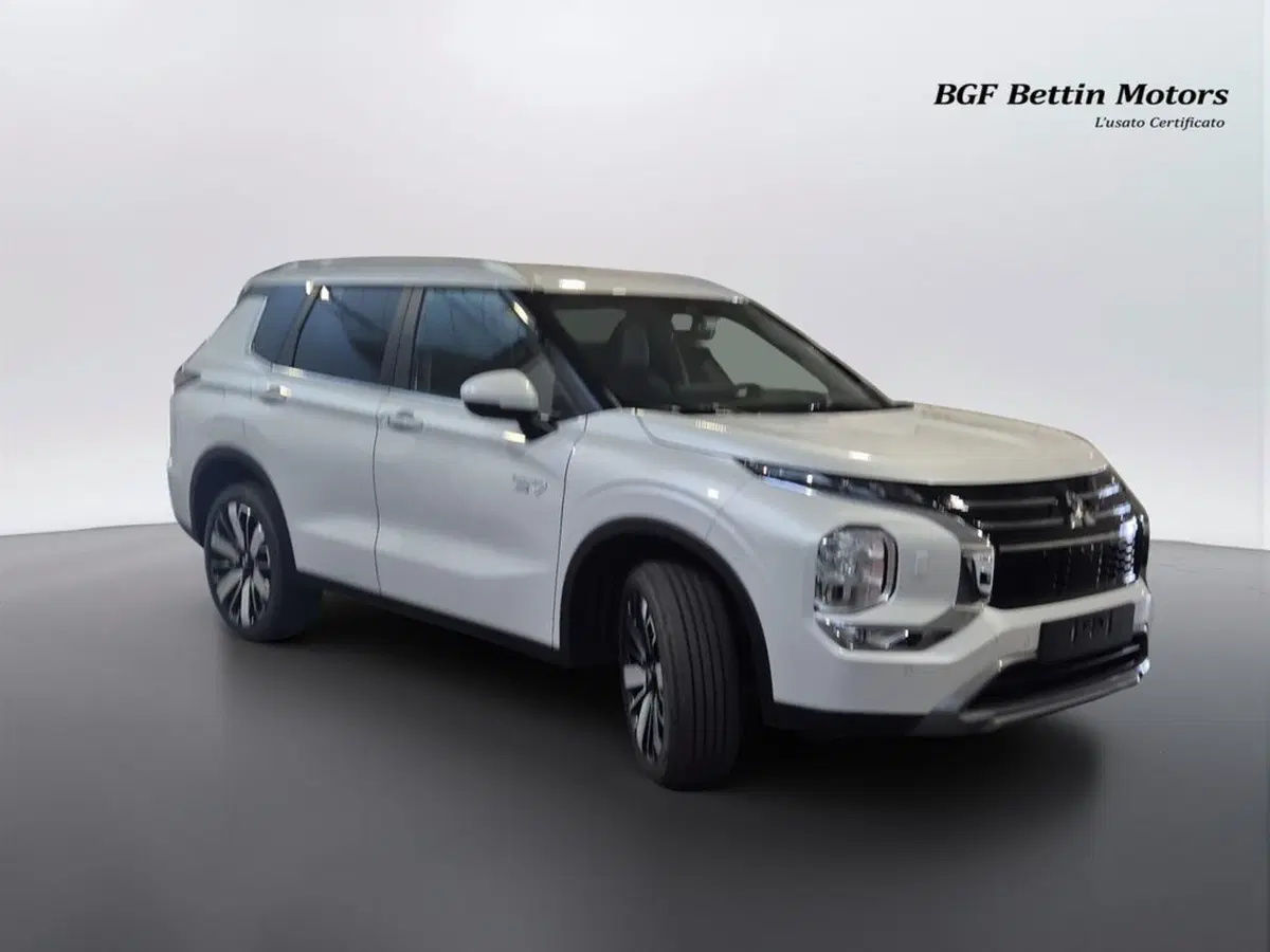 Mitsubishi Outlander nuova a Padova (6)