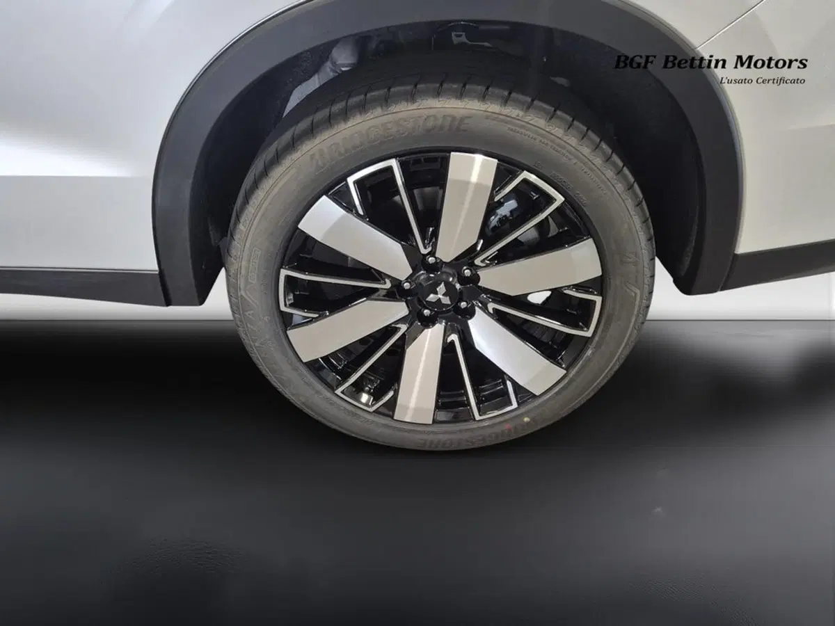 Mitsubishi Outlander nuova a Padova (9)