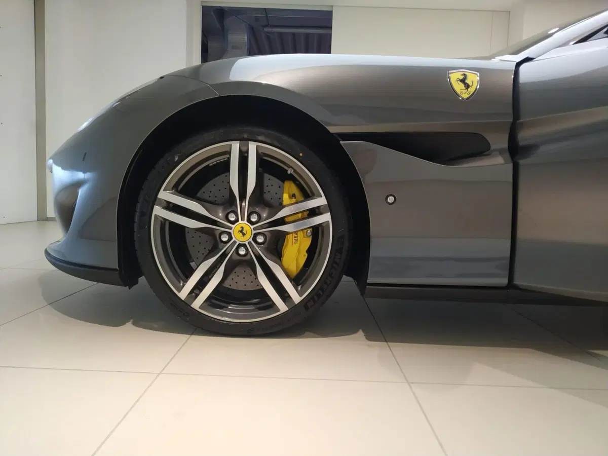 Ferrari Portofino Spider usata a Perugia (6)