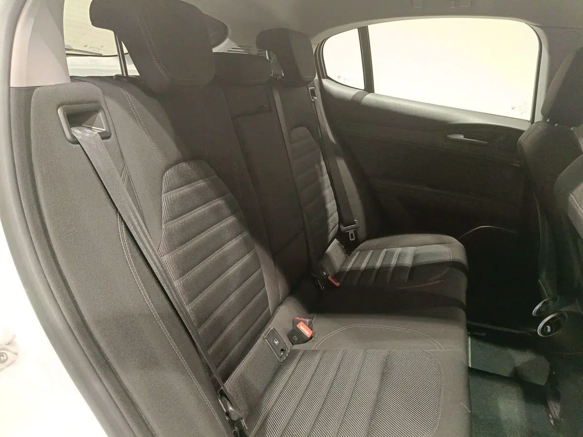Alfa Romeo Stelvio usata a Ascoli Piceno (14)
