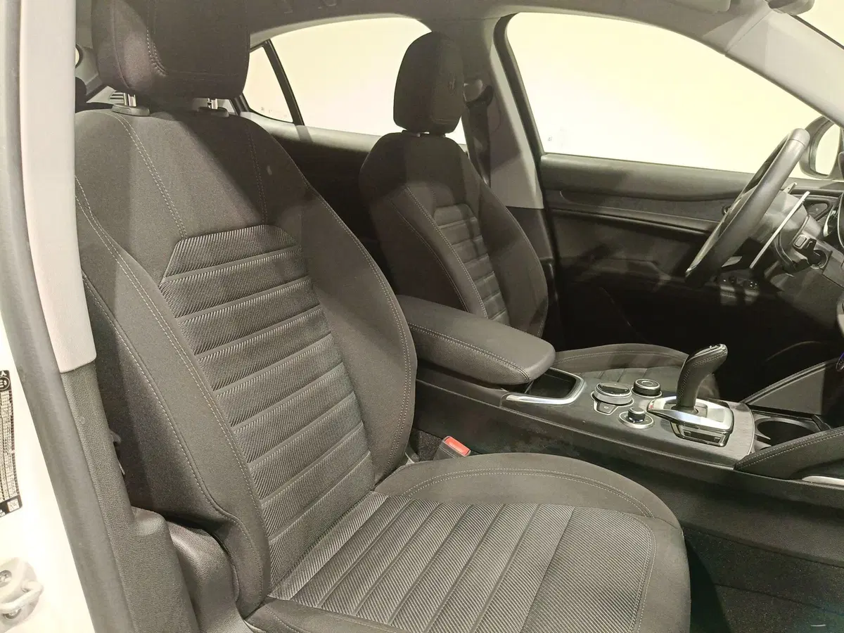 Alfa Romeo Stelvio usata a Ascoli Piceno (15)