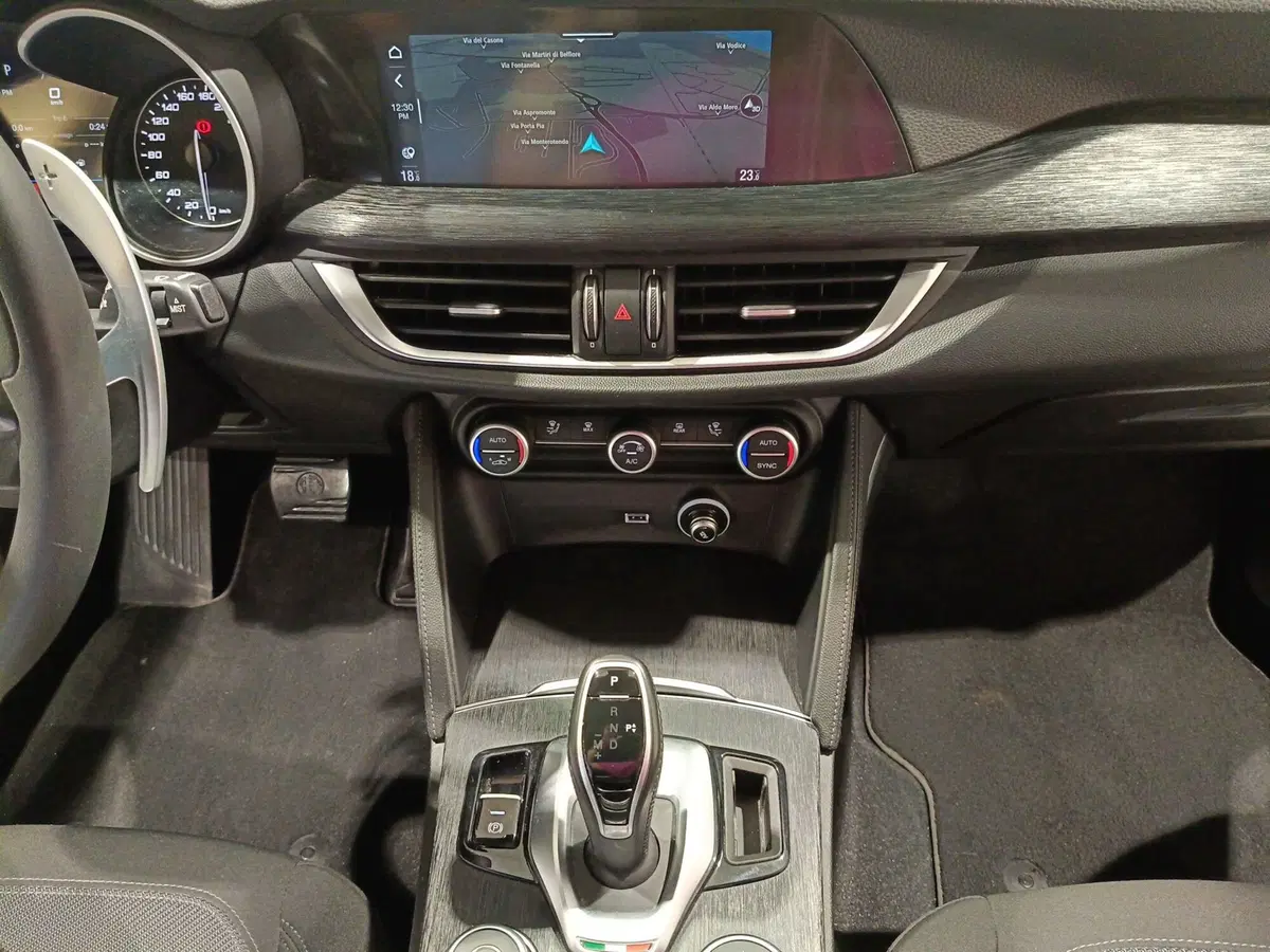 Alfa Romeo Stelvio usata a Ascoli Piceno (20)