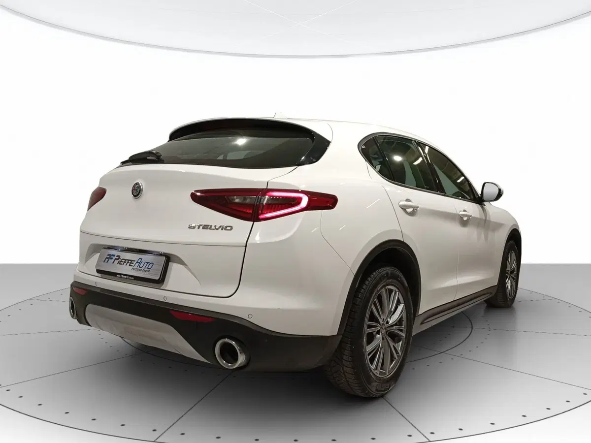 Alfa Romeo Stelvio usata a Ascoli Piceno (4)