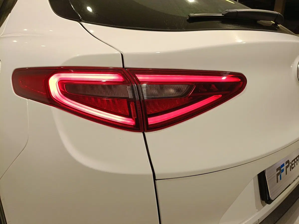 Alfa Romeo Stelvio usata a Ascoli Piceno (9)