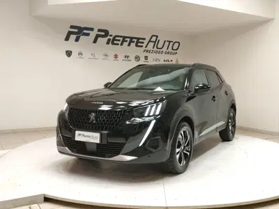 Peugeot 2008 PureTech 130 S&amp;S GT del 2023 usata a Grottammare