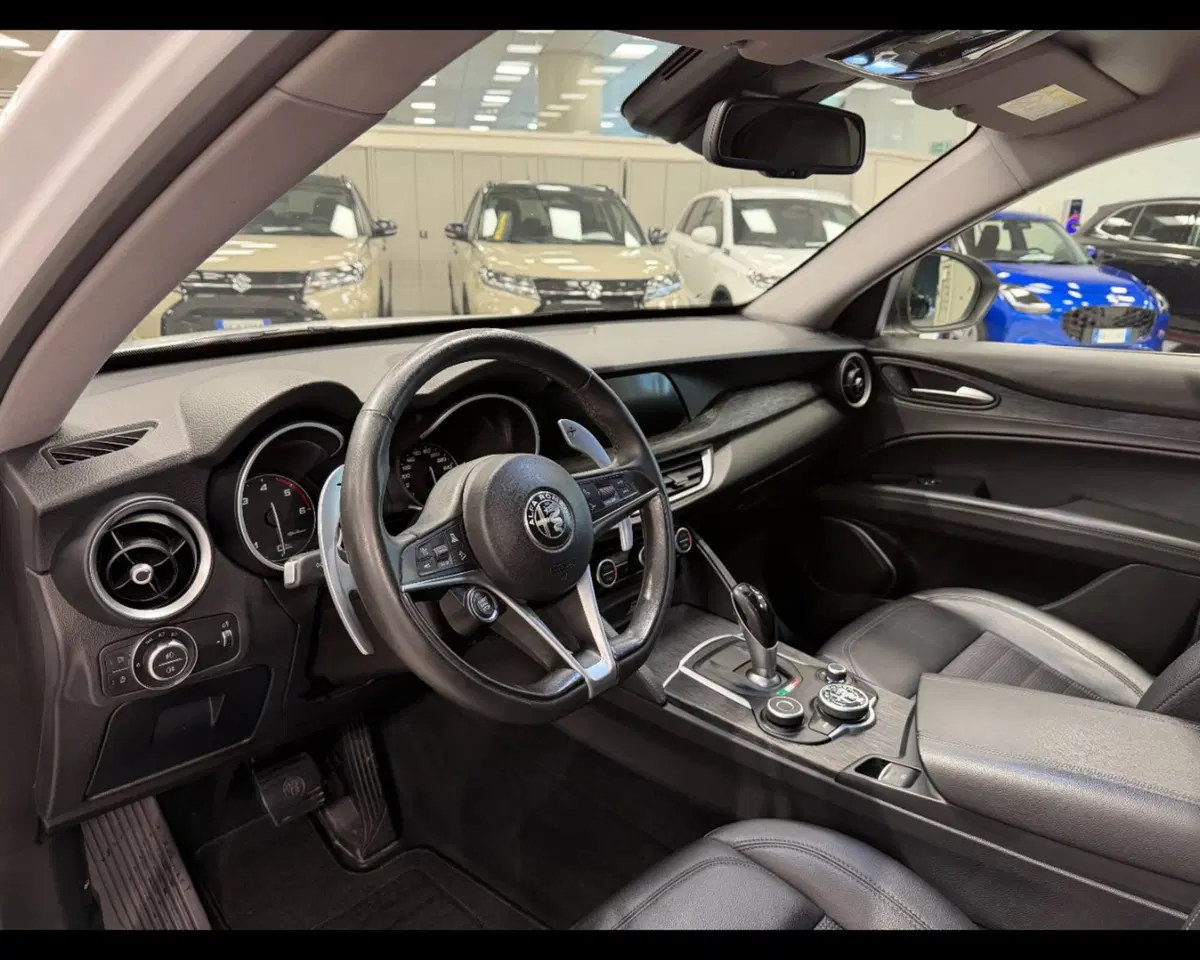 Alfa Romeo Stelvio usata a Treviso (10)