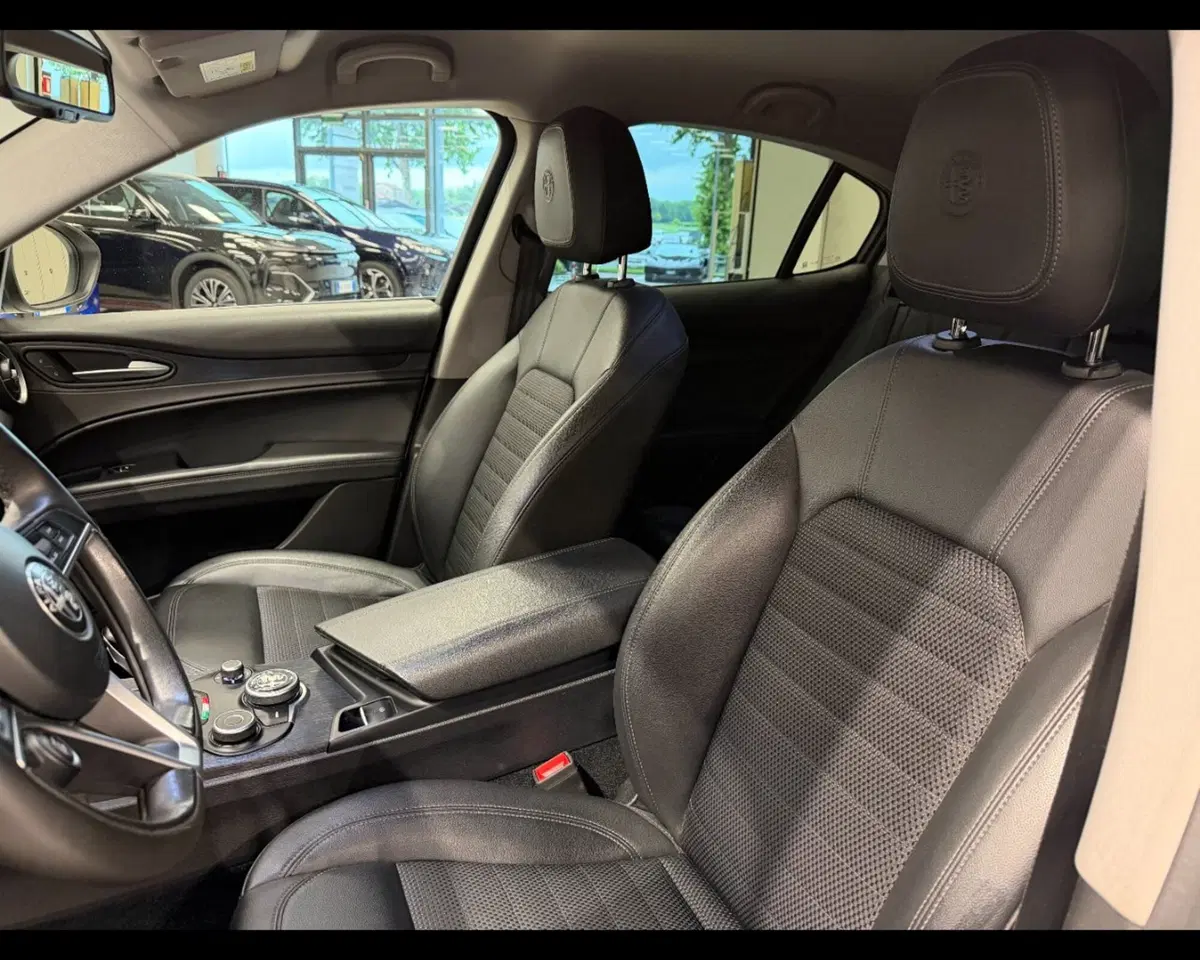 Alfa Romeo Stelvio usata a Treviso (11)