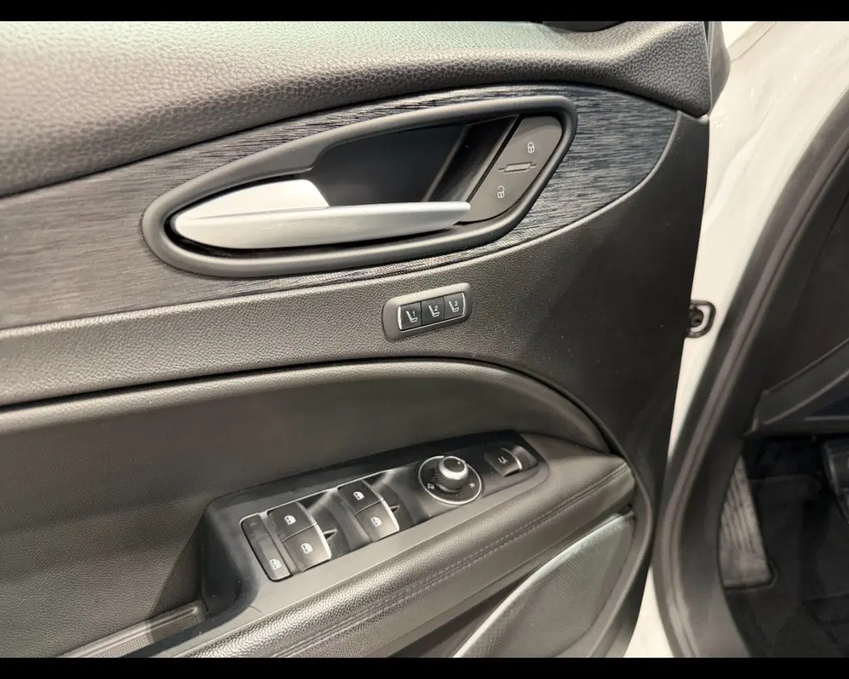 Alfa Romeo Stelvio usata a Treviso (13)