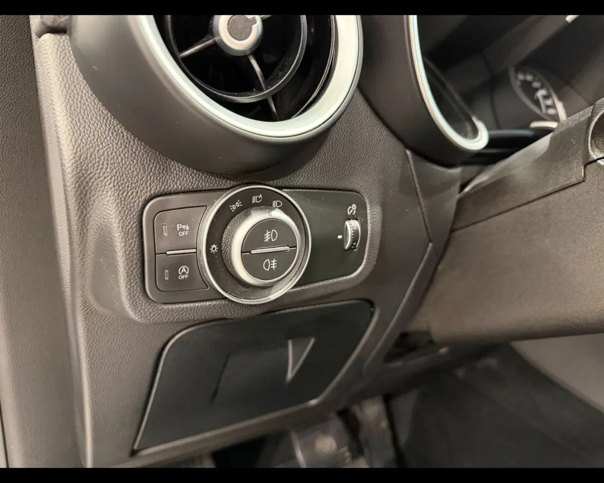 Alfa Romeo Stelvio usata a Treviso (14)