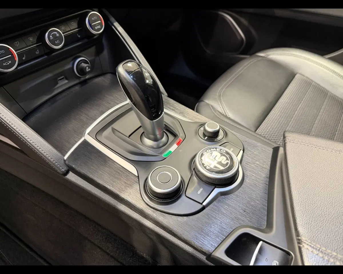 Alfa Romeo Stelvio usata a Treviso (15)