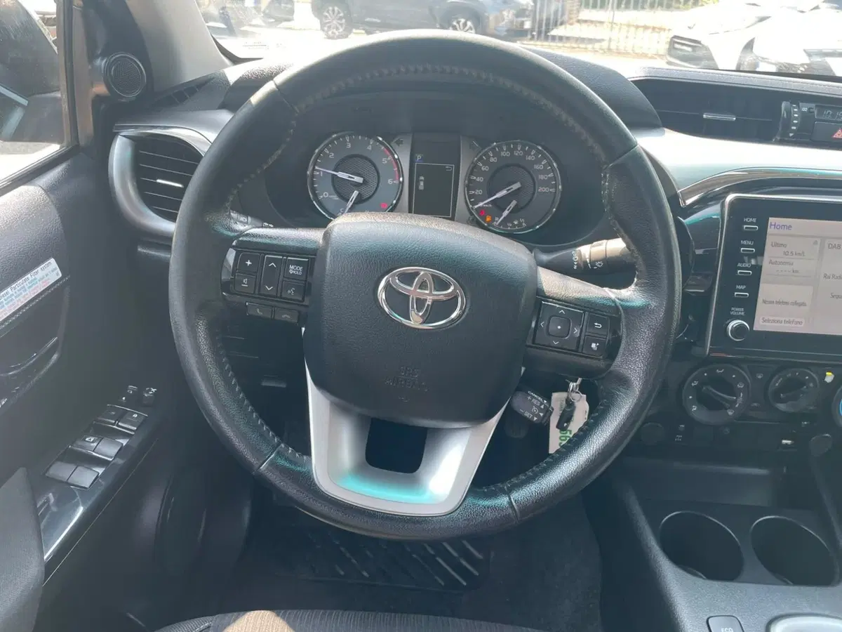 Toyota Hilux usata a Piacenza (9)