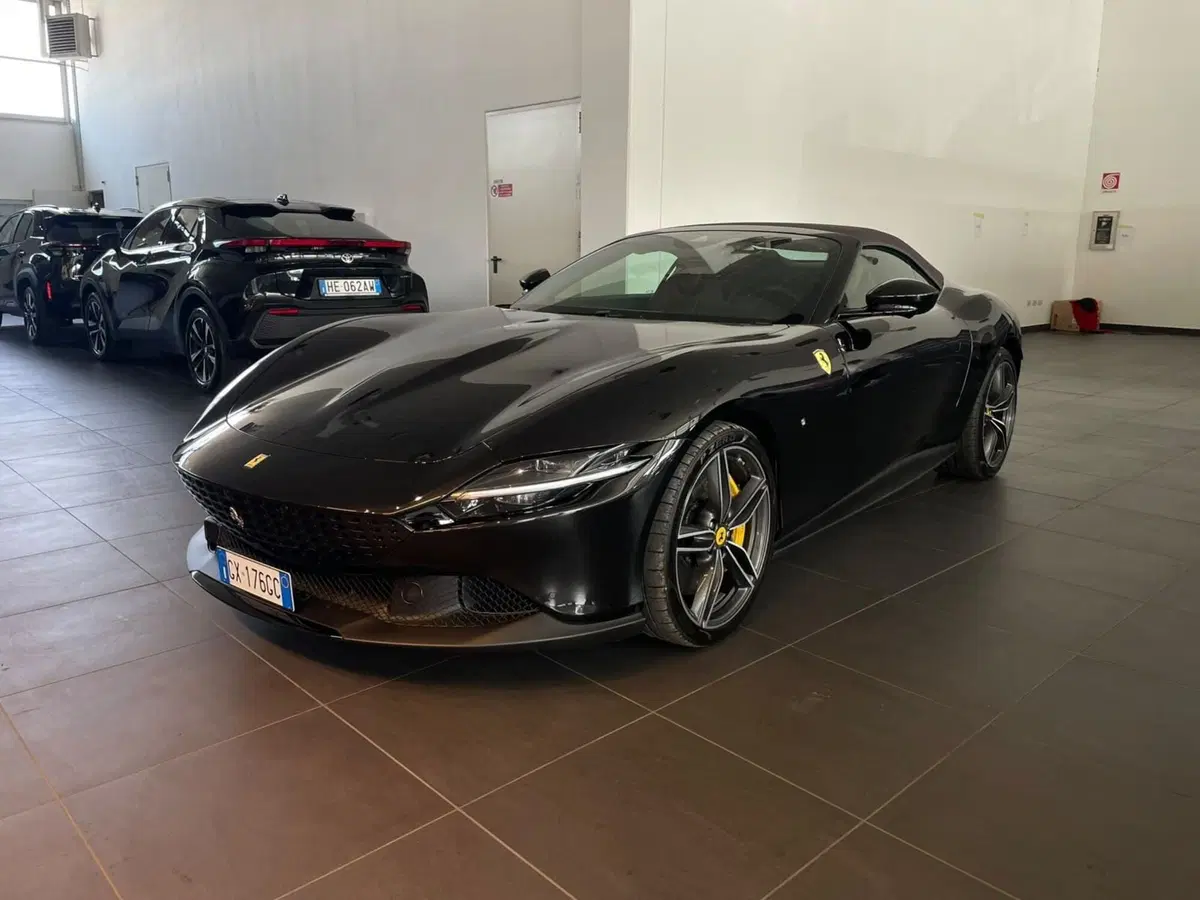 Ferrari Roma Spider usata a Piacenza