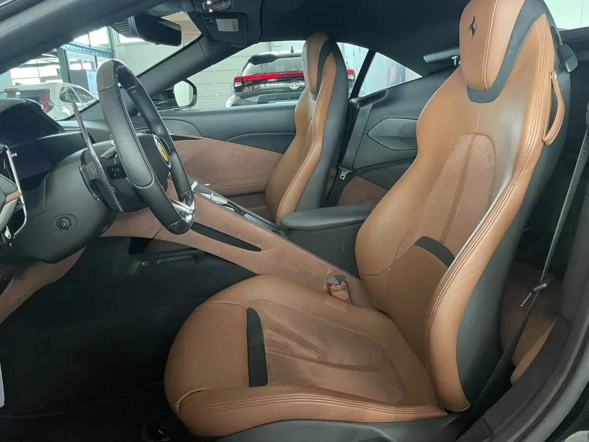 Ferrari Roma Spider usata a Piacenza (10)