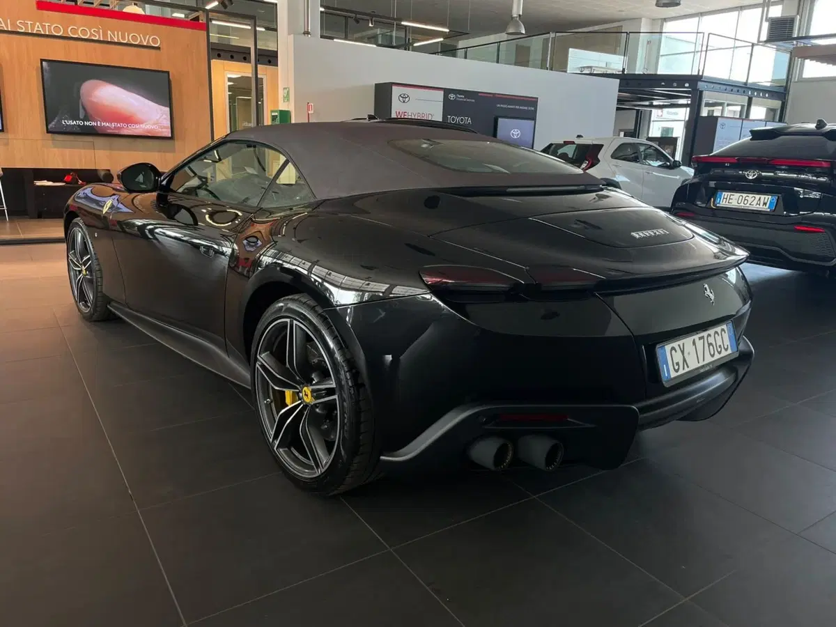 Ferrari Roma Spider usata a Piacenza (2)