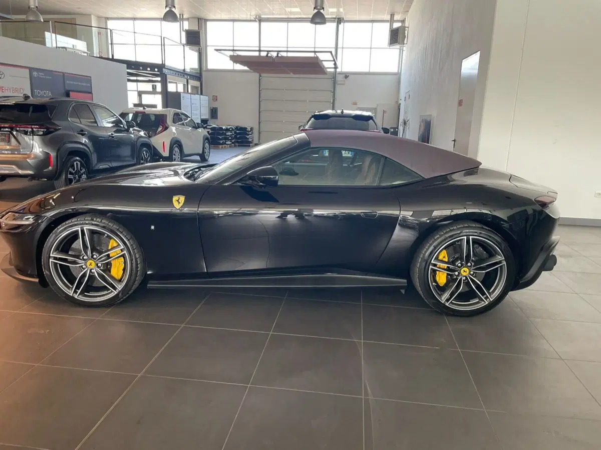 Ferrari Roma Spider usata a Piacenza (4)