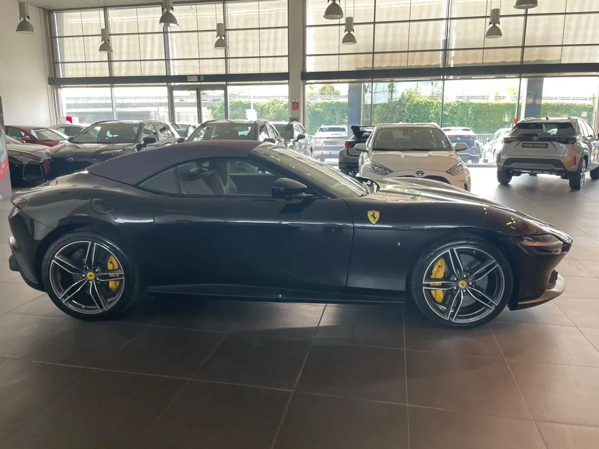 Ferrari Roma Spider usata a Piacenza (5)