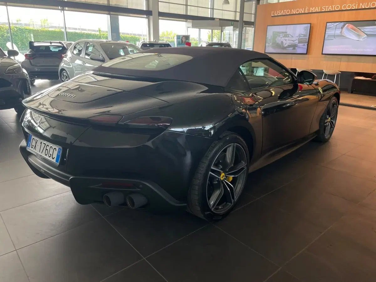 Ferrari Roma Spider usata a Piacenza (7)
