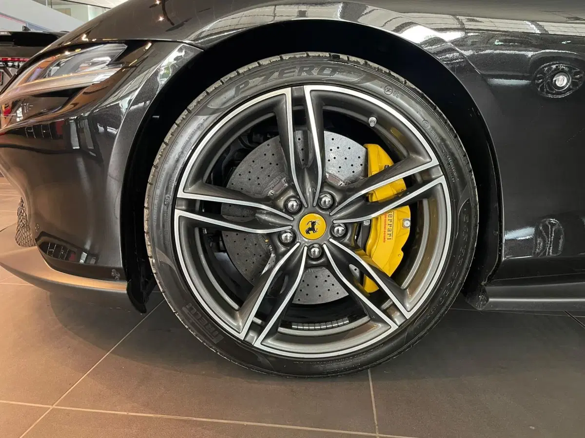 Ferrari Roma Spider usata a Piacenza (9)
