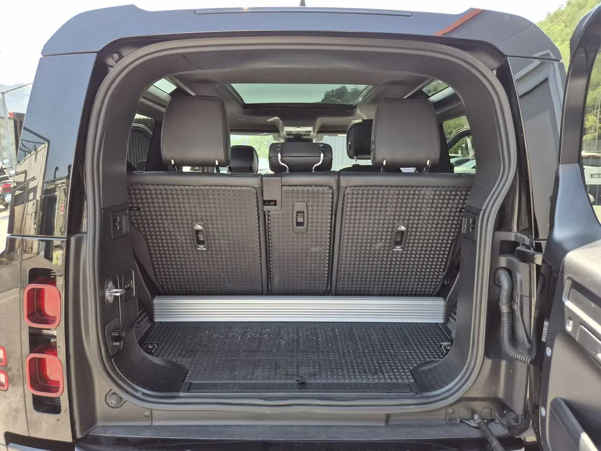 Land Rover Defender usata  (12)