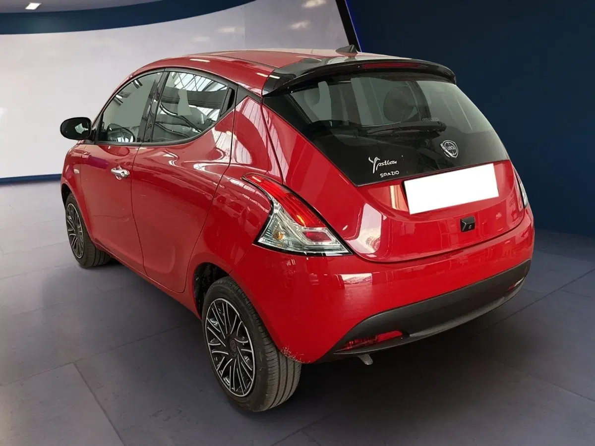 Lancia Ypsilon usata a Torino (6)