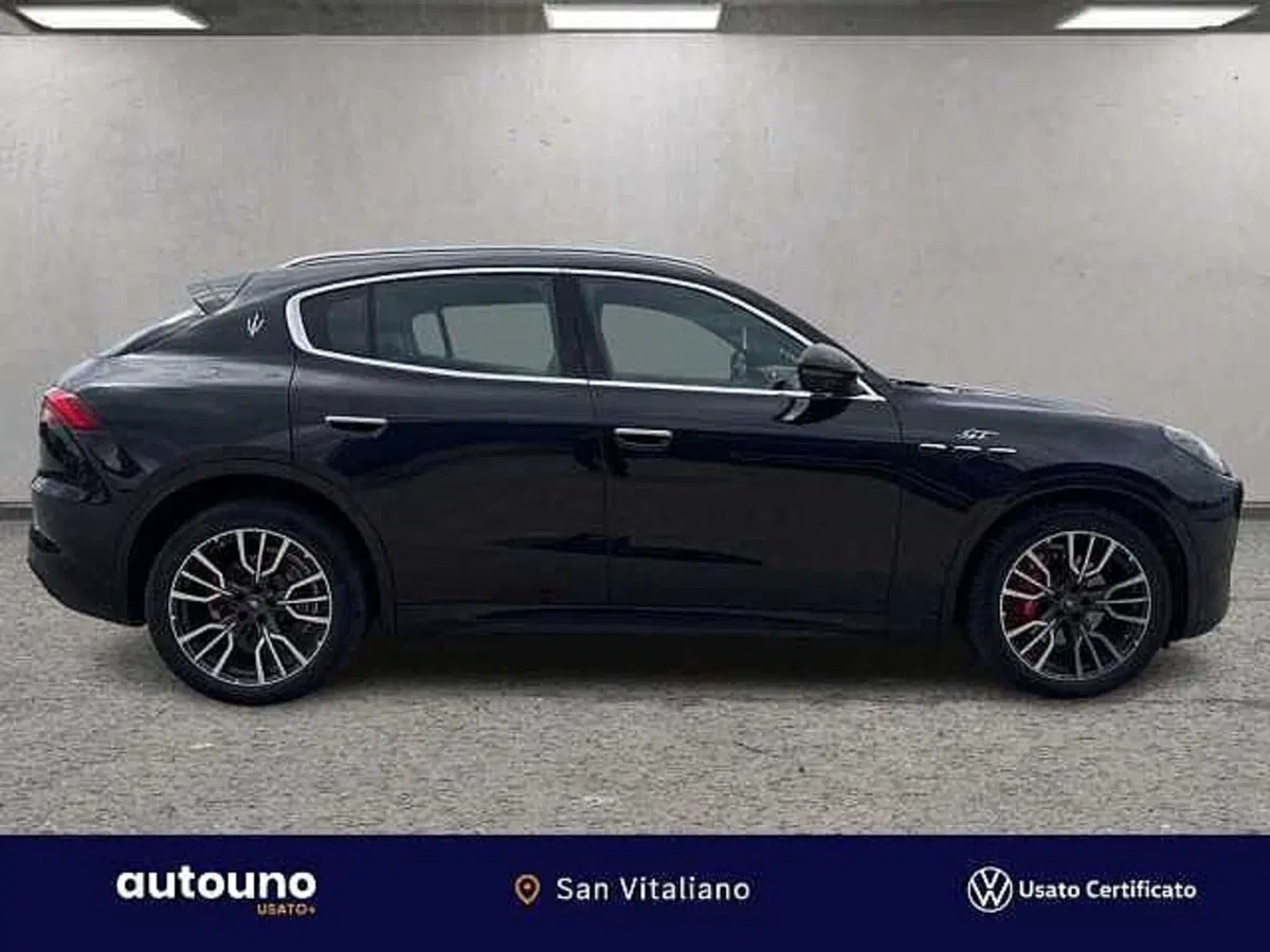 Maserati Grecale usata a Napoli (6)