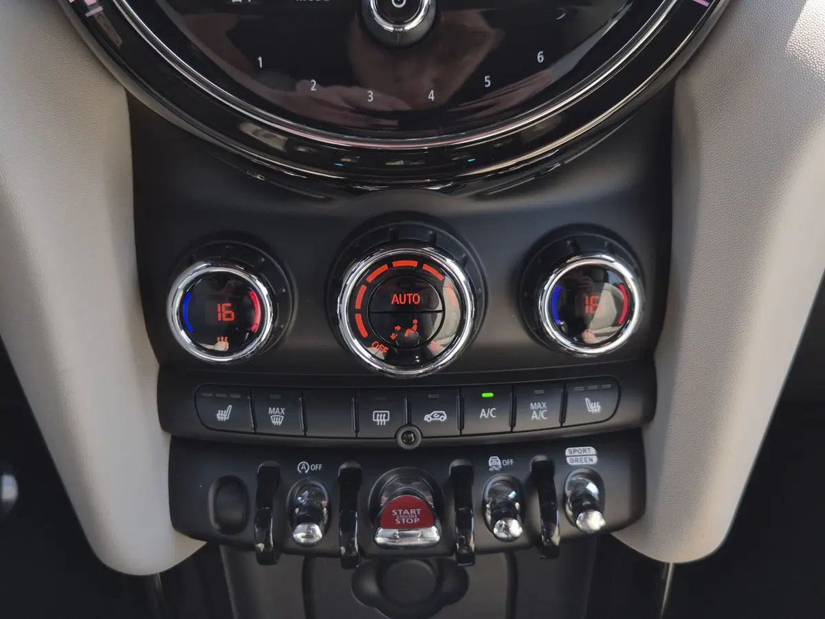 MINI Mini Cabrio usata  (20)