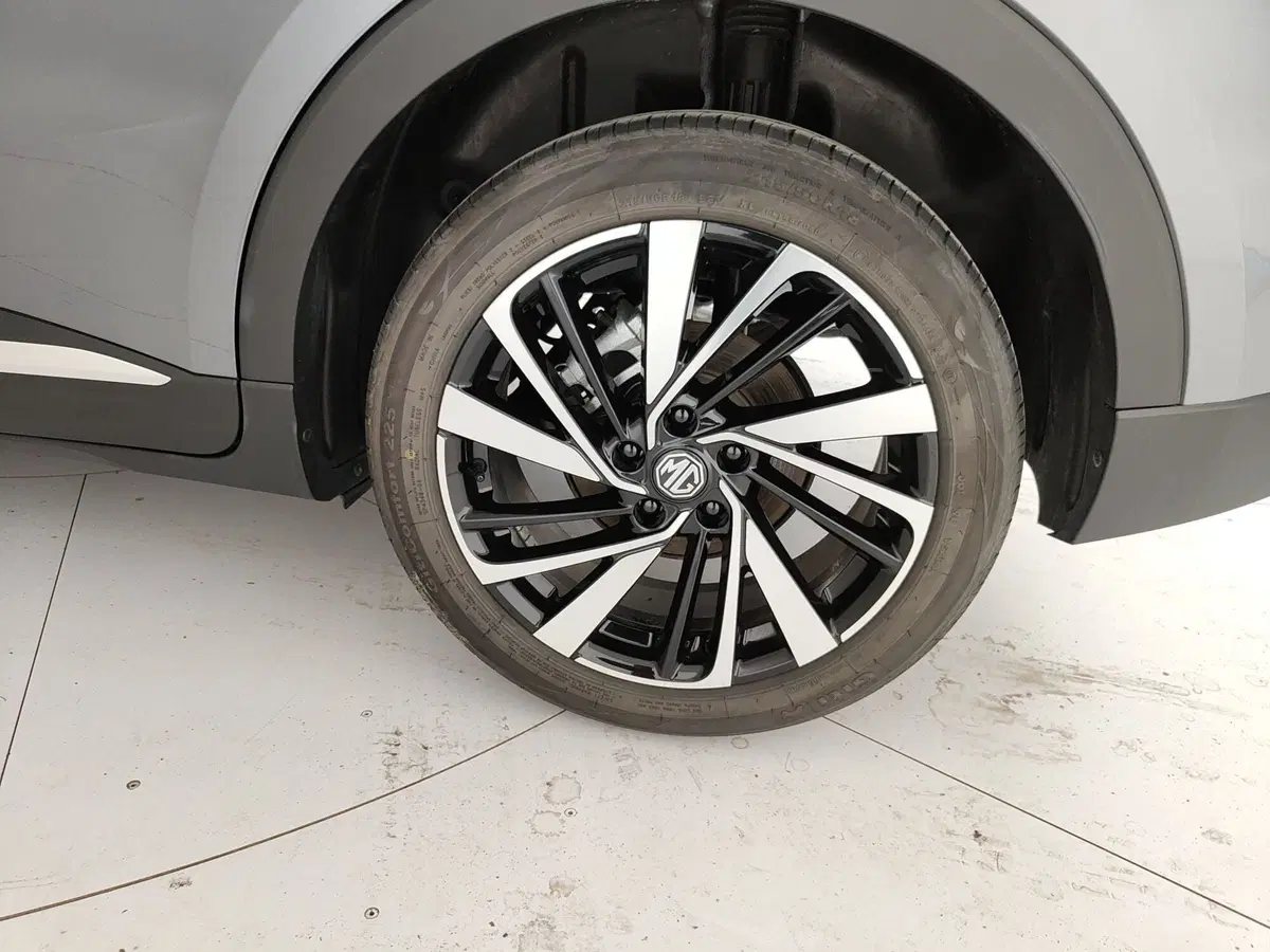 Mg ZS EV usata a Caserta (12)