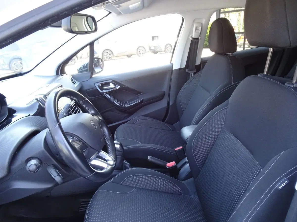 Peugeot 208 usata a Treviso (10)