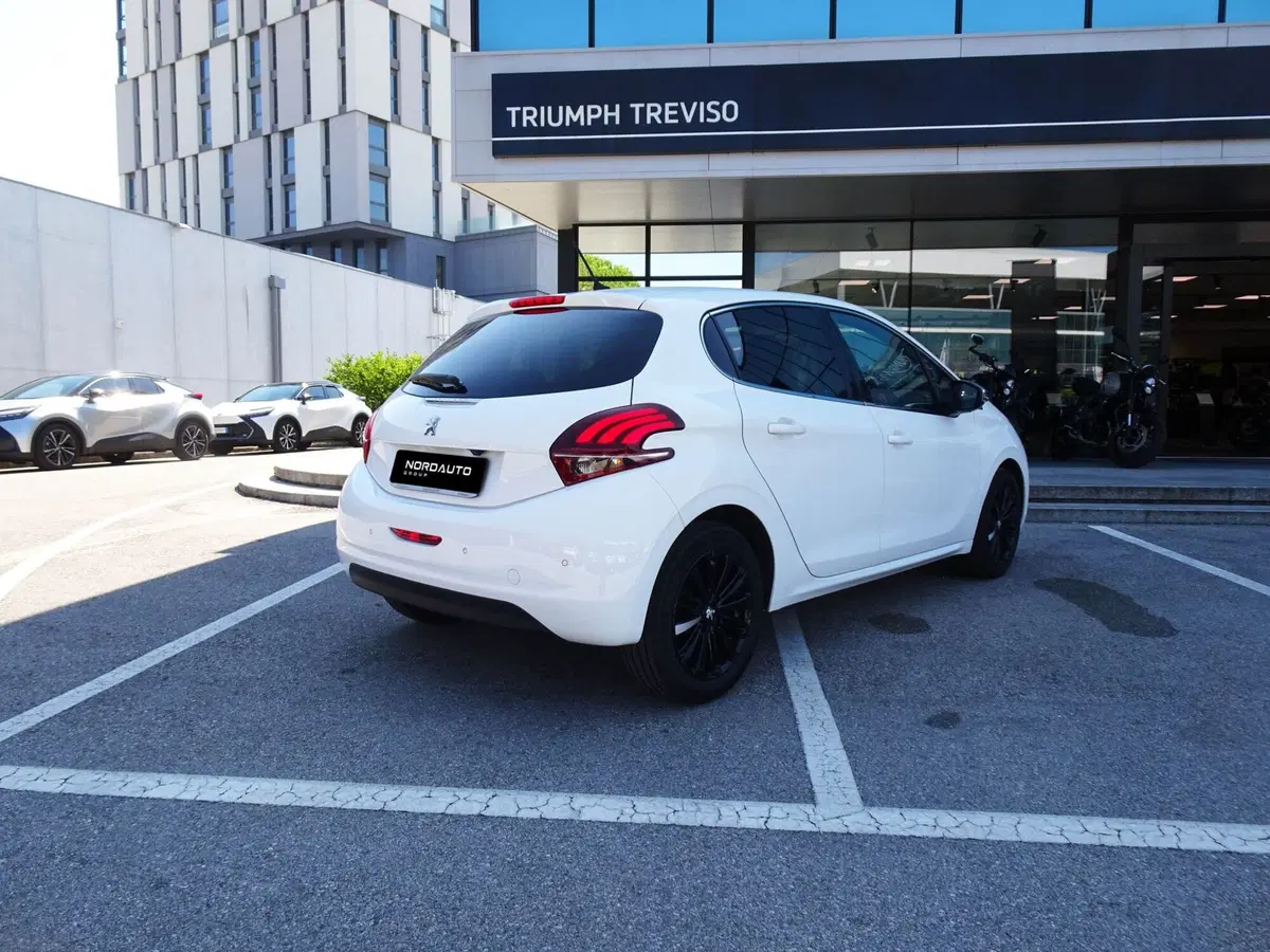 Peugeot 208 usata a Treviso (7)